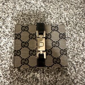 👀 Gucci Jackie Compact Wallet 👀